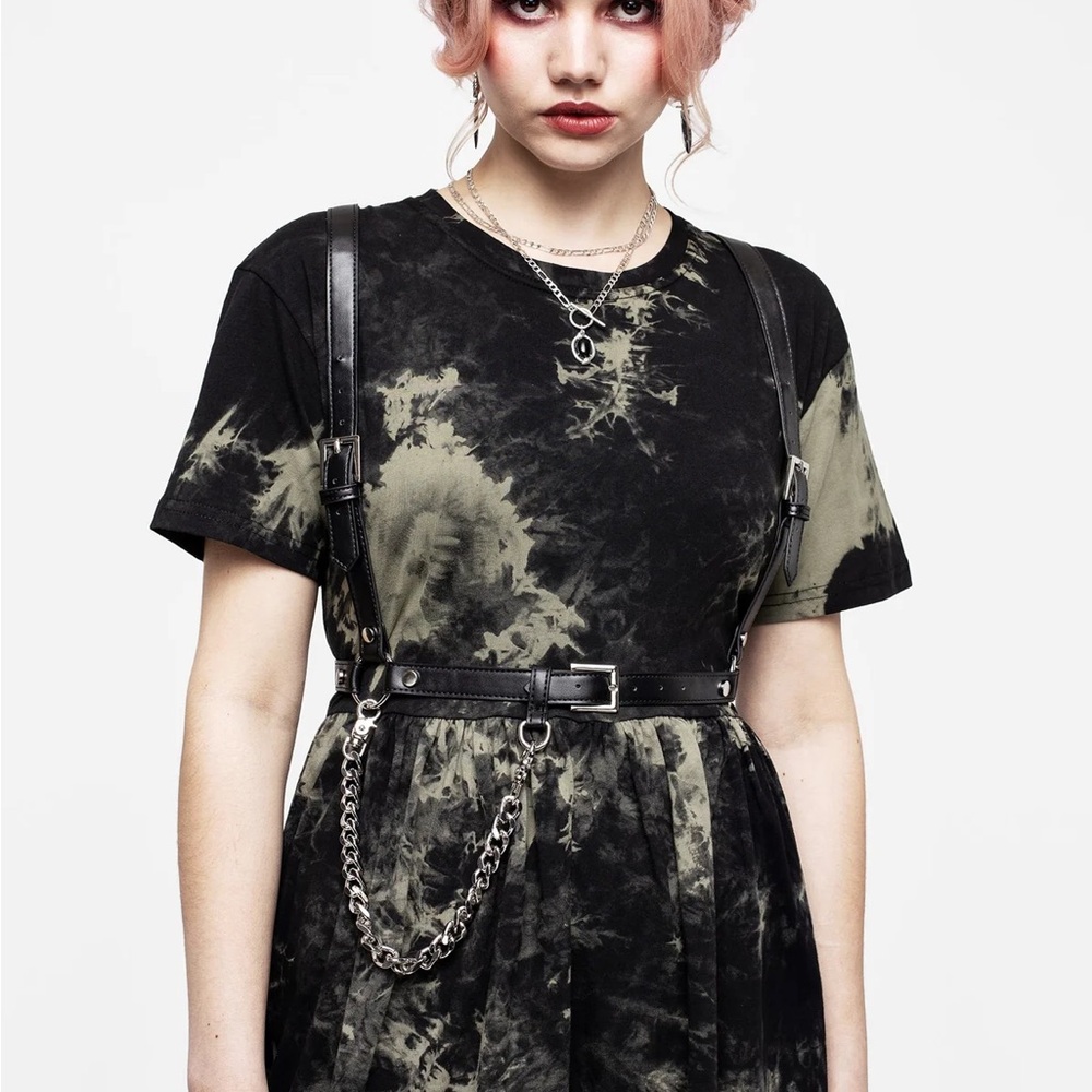 NWOT Disturbia Alice Chain Harness